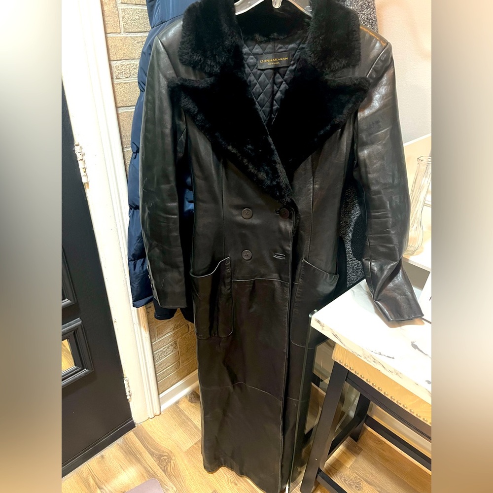 DONNA KARAN MAXI LEATHER WITH FUR COLLAR